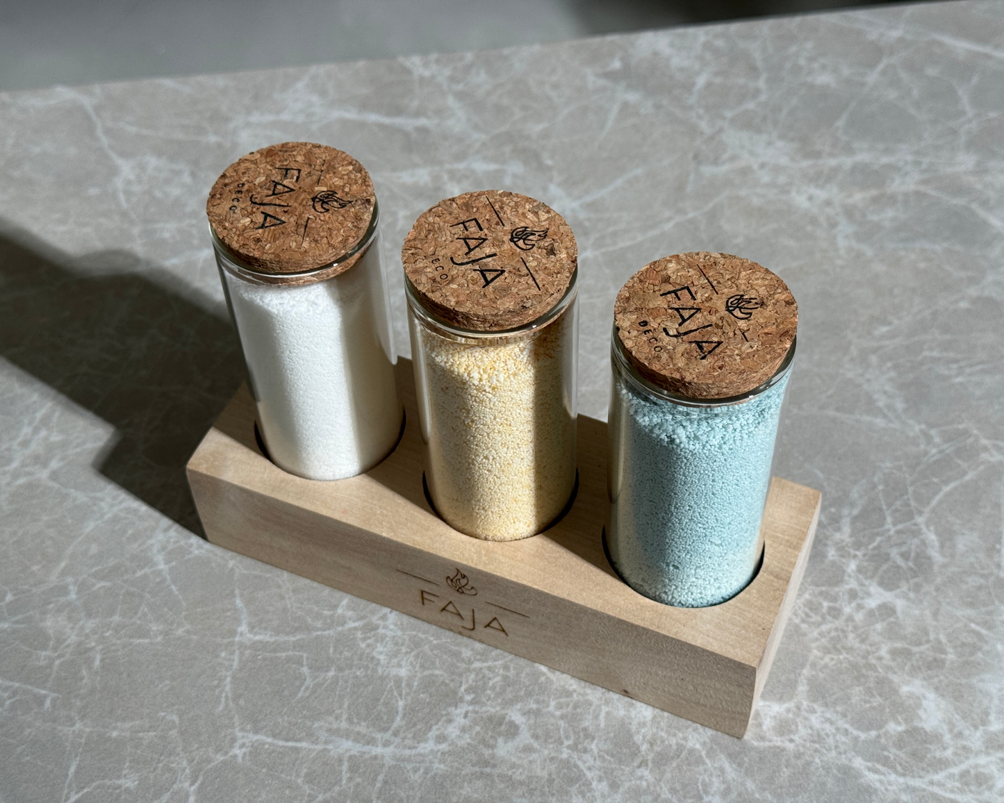 3 dalių žvakių rinkinys su mediniu stoveliu "Seaside"