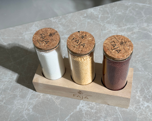 3 dalių žvakių rinkinys su mediniu stoveliu "Cappuccino"